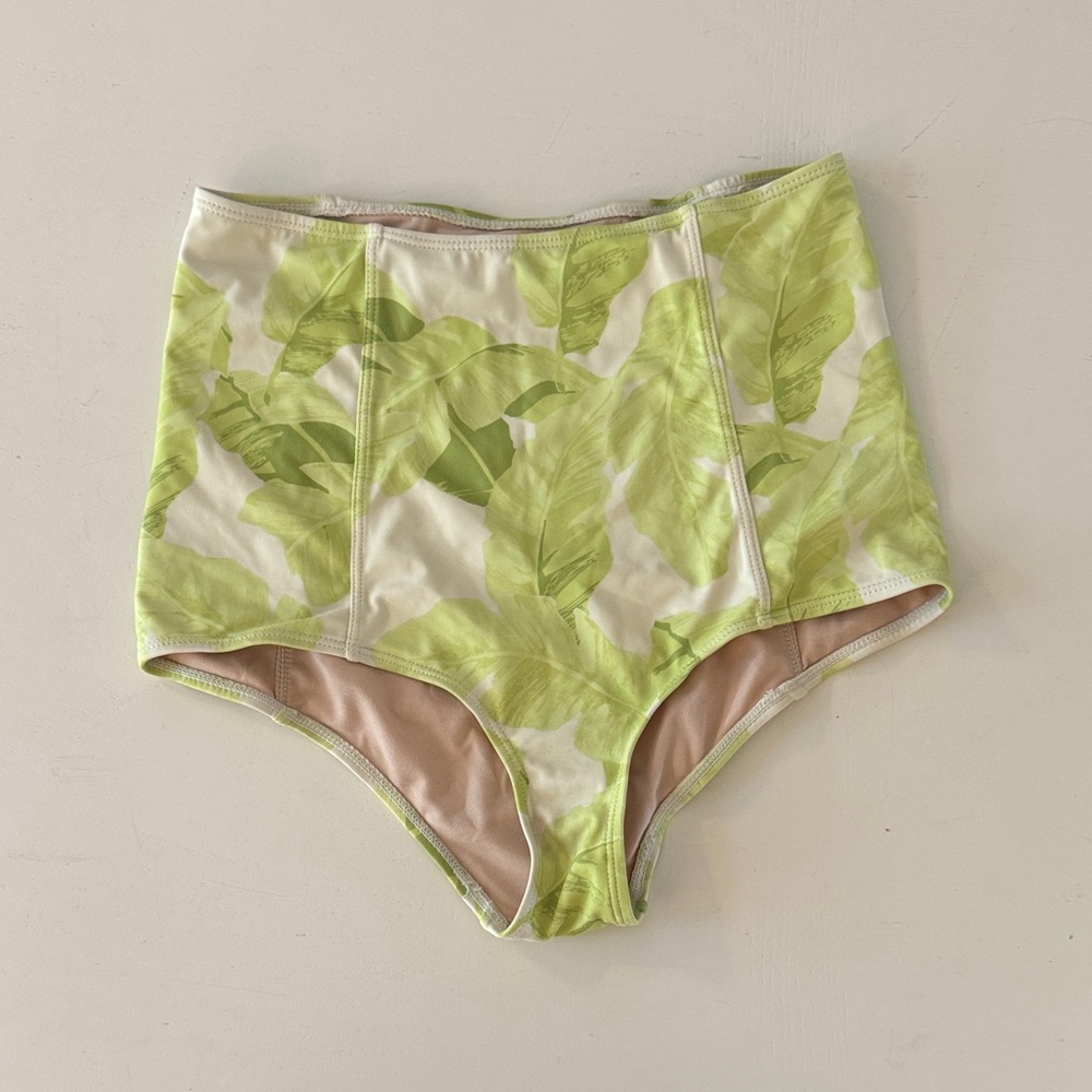 Leaf Print High-Waisted Women Shorts